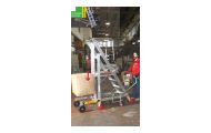 obrazek FARAONE Pomost / drabina magazynowa z elektrycznym podestem ładunkowym, 4 stopnie, wys.rob. 2,78m PICK10